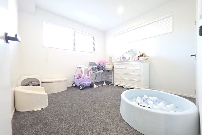 Photo of property in 14a Riserra Drive, Ranui, Auckland, 0612