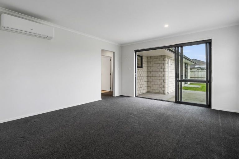 Photo of property in 27 Furlong Road, Papamoa, 3118