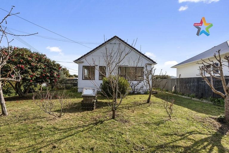 Photo of property in 2 Frickleton Grove, Waterloo, Lower Hutt, 5011