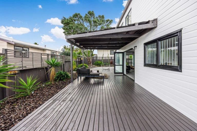 Photo of property in 2/102 Forrest Hill Road, Forrest Hill, Auckland, 0620