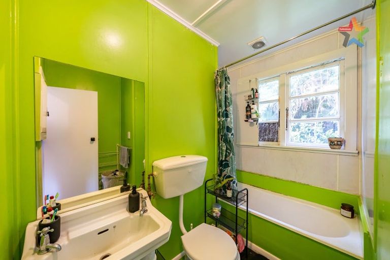 Photo of property in 142 Seddon Street, Naenae, Lower Hutt, 5011