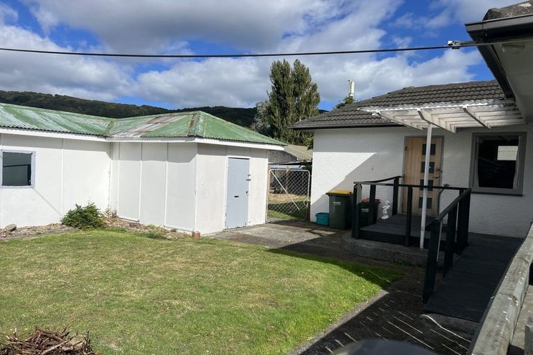 Photo of property in 31 Burden Avenue, Wainuiomata, Lower Hutt, 5014