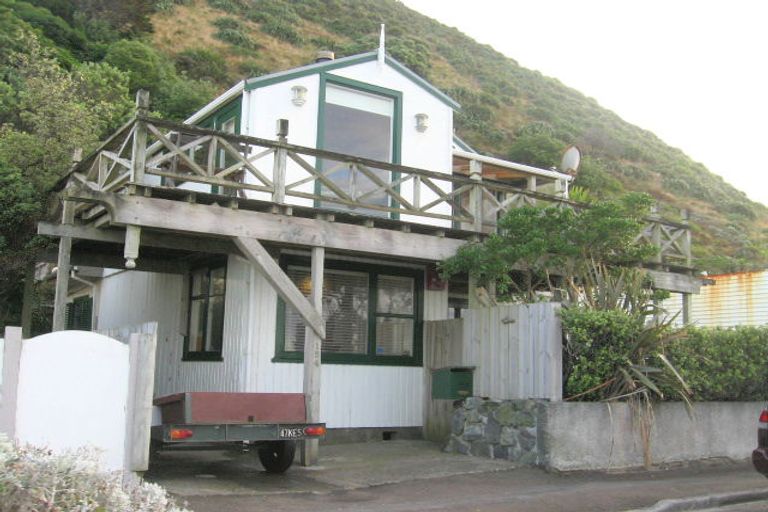 Photo of property in 154 Owhiro Bay Parade, Owhiro Bay, Wellington, 6023