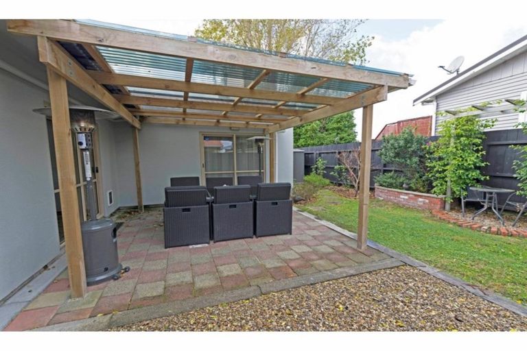 Photo of property in 3 Neta Grove, Henderson, Auckland, 0612