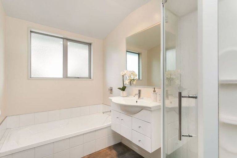 Photo of property in 212a Lincoln Road, Addington, Christchurch, 8024