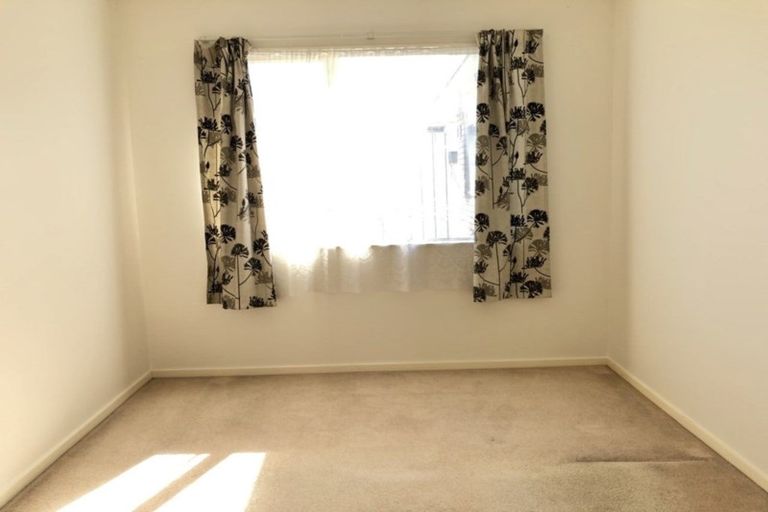 Photo of property in 4 Chapletown Drive, East Tamaki, Auckland, 2016