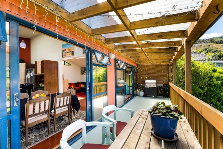 Photo of property in 13a Ferry Road, Days Bay, Lower Hutt, 5013