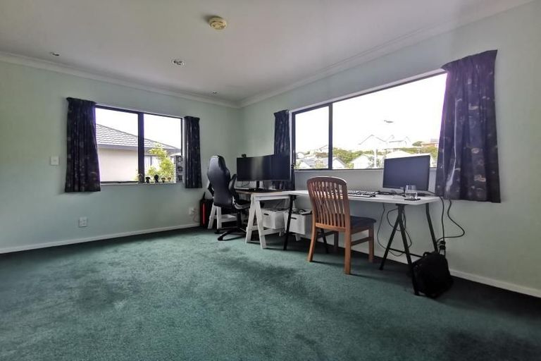 Photo of property in 26 Amesbury Drive, Churton Park, Wellington, 6037