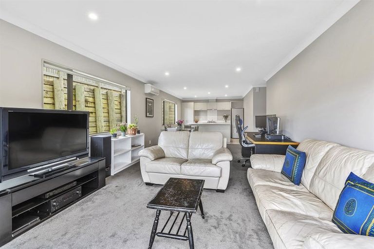 Photo of property in 18 Moonsail Drive, Whitby, Porirua, 5024