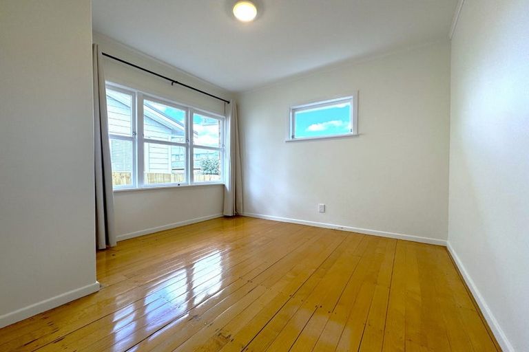 Photo of property in 23 Megan Avenue, Pakuranga Heights, Auckland, 2010