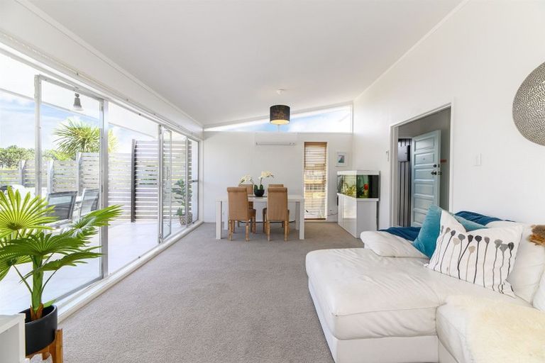 Photo of property in 3/38 William Souter Street, Forrest Hill, Auckland, 0620