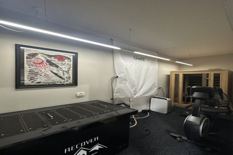 Photo of property in 1/46 Masterton Road, Rothesay Bay, Auckland, 0630