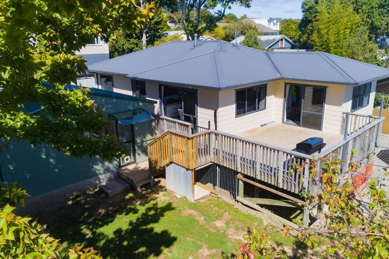 Photo of property in 76b Seddon Street, Waikanae, 5036