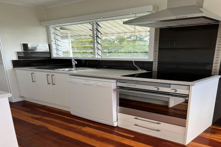 Photo of property in 1/39 Kia Ora Road, Beach Haven, Auckland, 0626