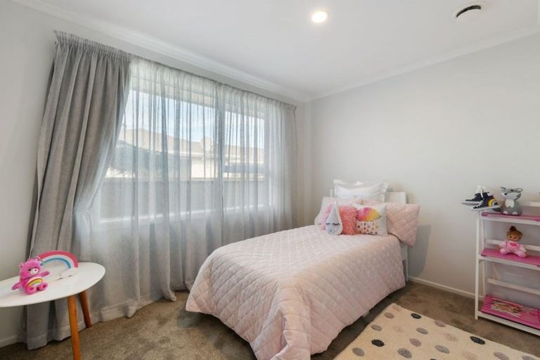 Photo of property in 14 Dunluce Place, Hornby, Christchurch, 8042