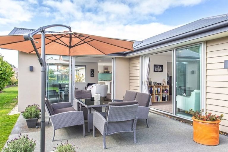 Photo of property in 48 Blue Gum Place, New Brighton, Christchurch, 8083