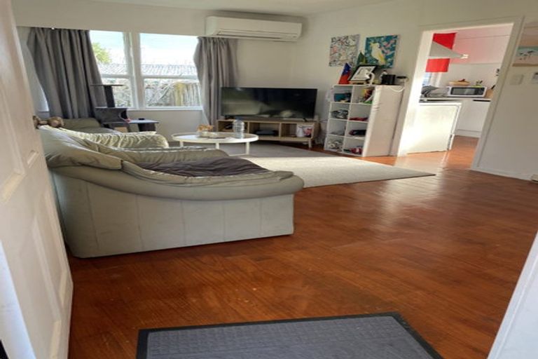 Photo of property in 2/42 Dale Crescent, Pakuranga, Auckland, 2010