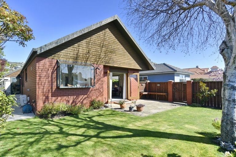 Photo of property in 1/164 Main Road, Redcliffs, Christchurch, 8081