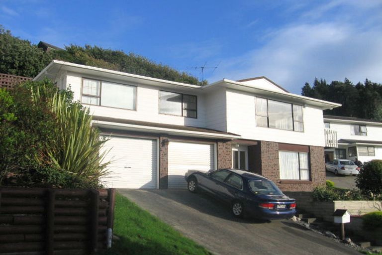 Photo of property in 16 Saint Aidans Way, Tawa, Wellington, 5028
