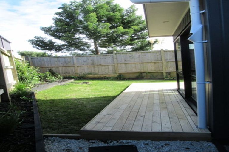 Photo of property in 10/2 Nikau Street, New Lynn, Auckland, 0600