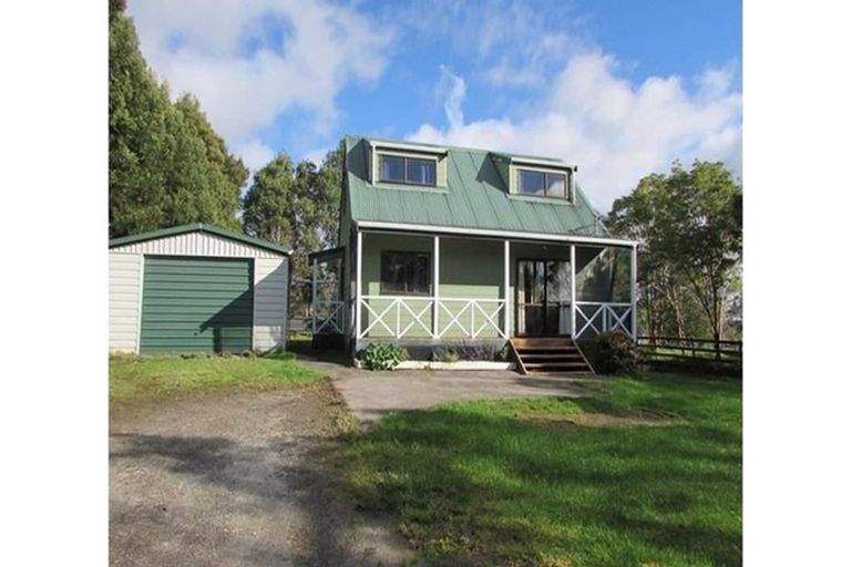 Photo of property in 499 Paremoremo Road, Paremoremo, Auckland, 0632