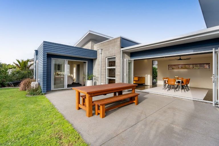 Photo of property in 61 Karamea Street, Whalers Gate, New Plymouth, 4310
