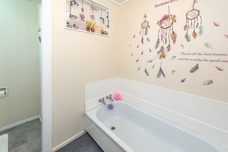 Photo of property in 27 Miro Street, Castlecliff, Whanganui, 4501