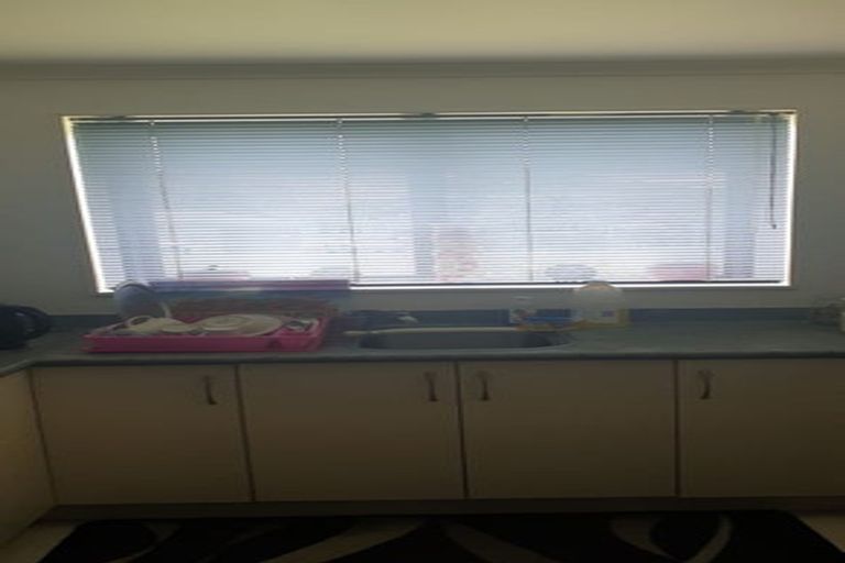 Photo of property in Kessel Way, 3/5 Craiburn Street, Ranui, Auckland, 0612