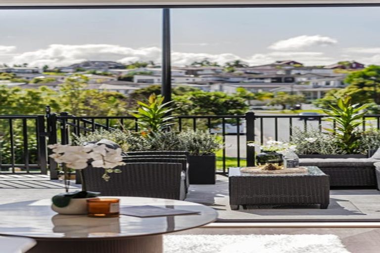 Photo of property in 13/10 Ngaroma House Drive, Hobsonville, Auckland, 0616