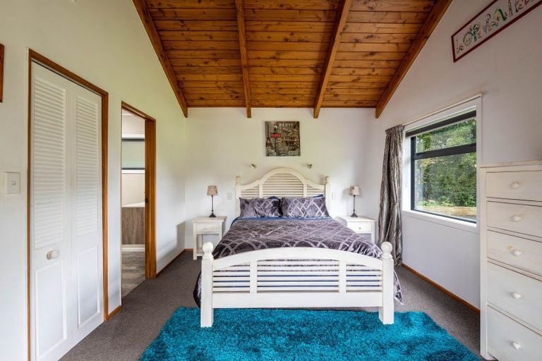 Photo of property in 42 Ridgewood Drive, Ridgewood, New Plymouth, 4371