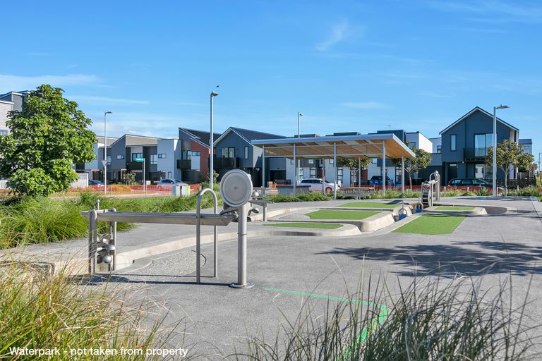 Photo of property in 24 Rangihina Road, Hobsonville, Auckland, 0616