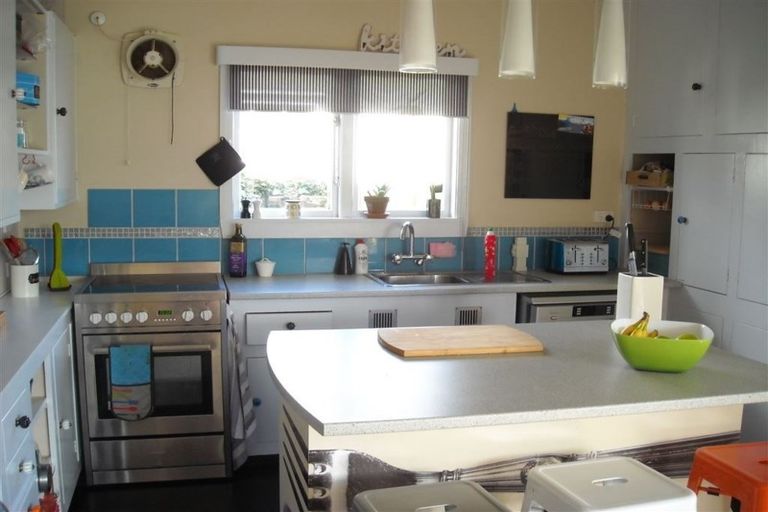 Photo of property in 33 Allard Street, Edgeware, Christchurch, 8013