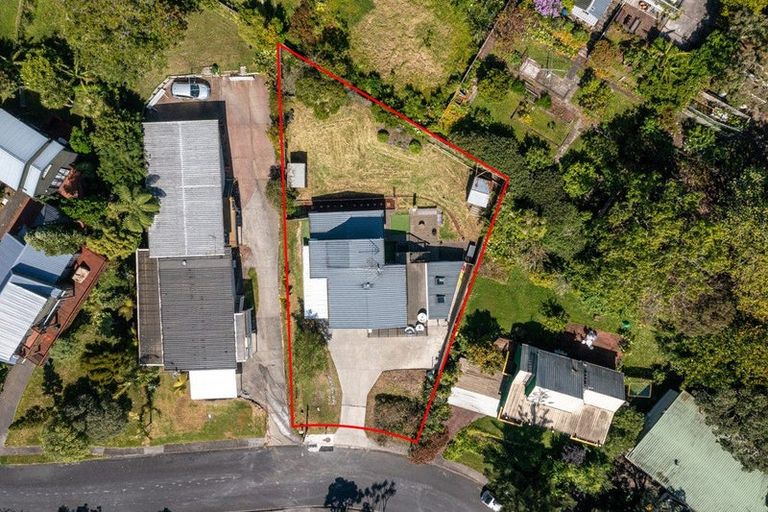 Photo of property in 9 Malters Place, Browns Bay, Auckland, 0630