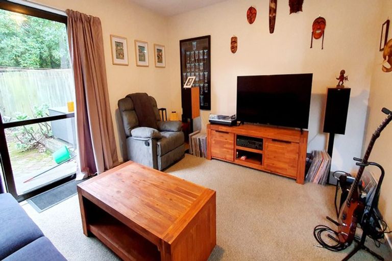 Photo of property in 4/19 Grove Road, Addington, Christchurch, 8024