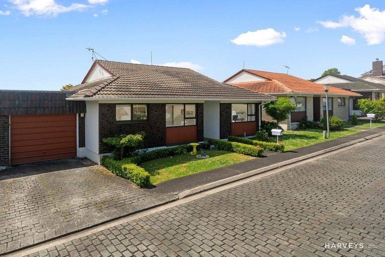 Photo of property in 5/248 Great North Road, Henderson, Auckland, 0612