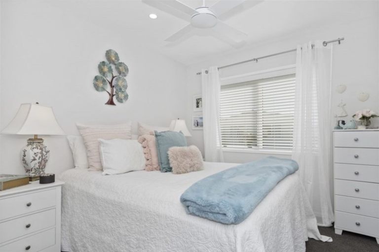 Photo of property in 11 Kamahi Crescent, Papamoa Beach, Papamoa, 3118