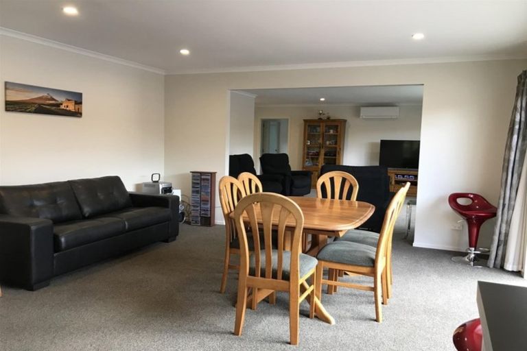 Photo of property in 35 Hamlet Street, Stratford, 4332