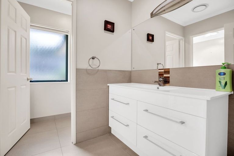 Photo of property in 13 Guernsey Place, Grandview Heights, Hamilton, 3200