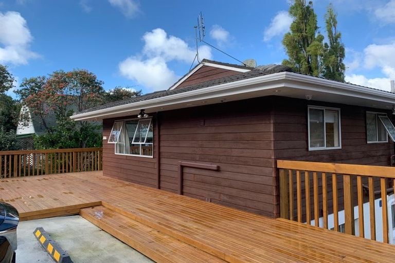 Photo of property in 1/26 Finn Place, Totara Vale, Auckland, 0629