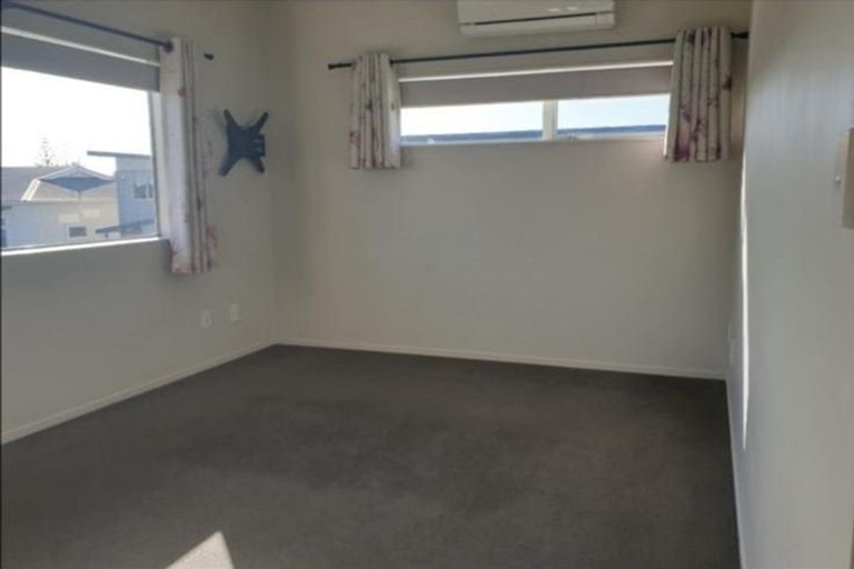 Photo of property in 18/45a Swanson Road, Henderson, Auckland, 0610