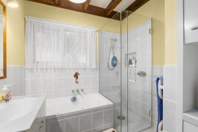 Photo of property in 16 Cornwall Street, Vauxhall, Dunedin, 9013