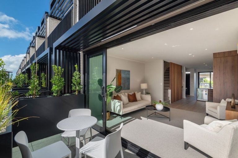 Photo of property in 9a Windlass Street, Long Bay, Auckland, 0630