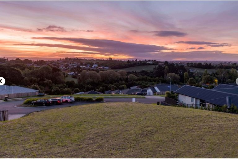 Photo of property in 17 Greenvale Place, Welcome Bay, Tauranga, 3112
