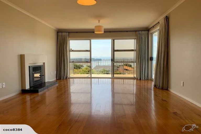 Photo of property in 100 Harbour View Road, Omokoroa, 3114