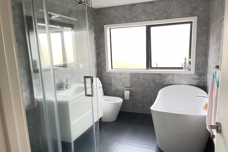 Photo of property in 4 Opouatu Avenue, Glenbrook, Waiuku, 2681