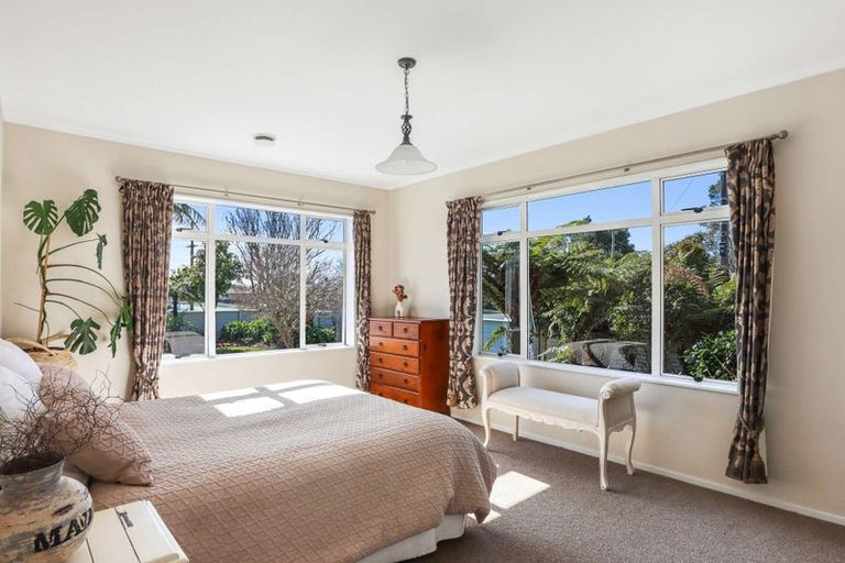 Photo of property in 22 Queen Street, Westport, 7825