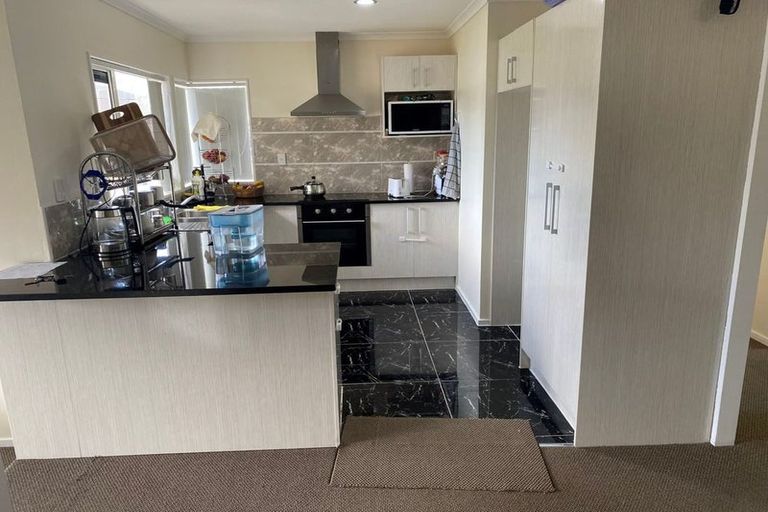 Photo of property in 57 Riverton Drive, Randwick Park, Auckland, 2105