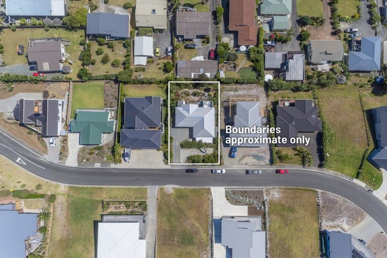 Photo of property in 7 Christine Drive, Coopers Beach, 0420