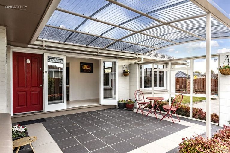 Photo of property in 262 Main North Road, Redwood, Christchurch, 8051