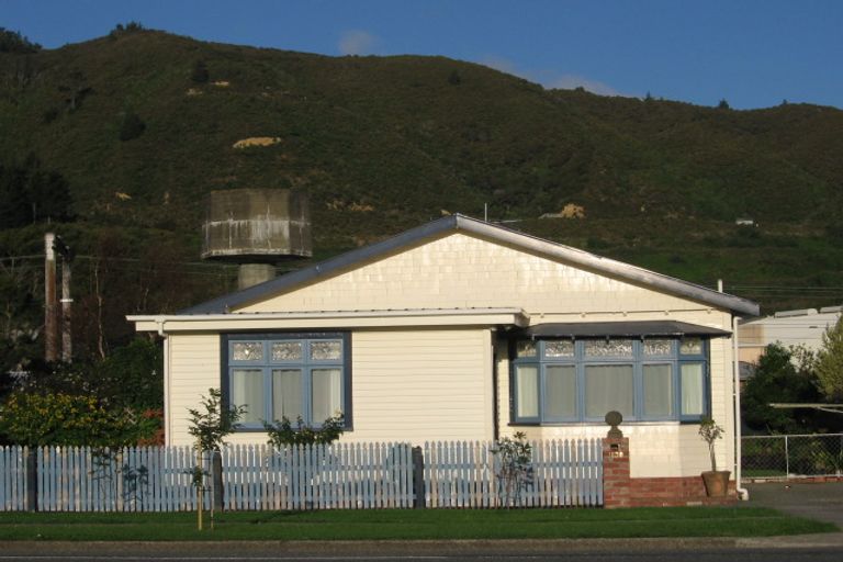 Photo of property in 1138 High Street, Taita, Lower Hutt, 5011